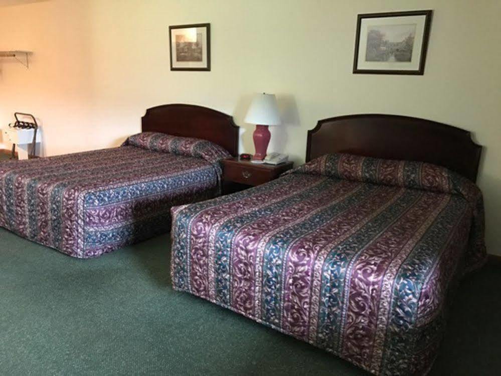 Shadowbrook Resort Tunkhannock Bagian luar foto