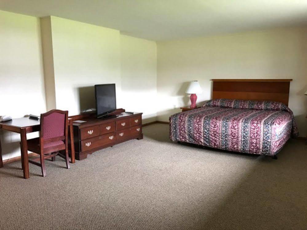 Shadowbrook Resort Tunkhannock Bagian luar foto